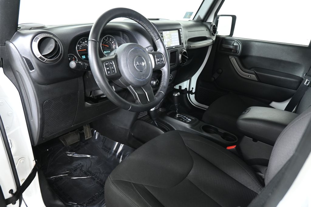 Thumbnail: 2018 Jeep Wrangler - 14