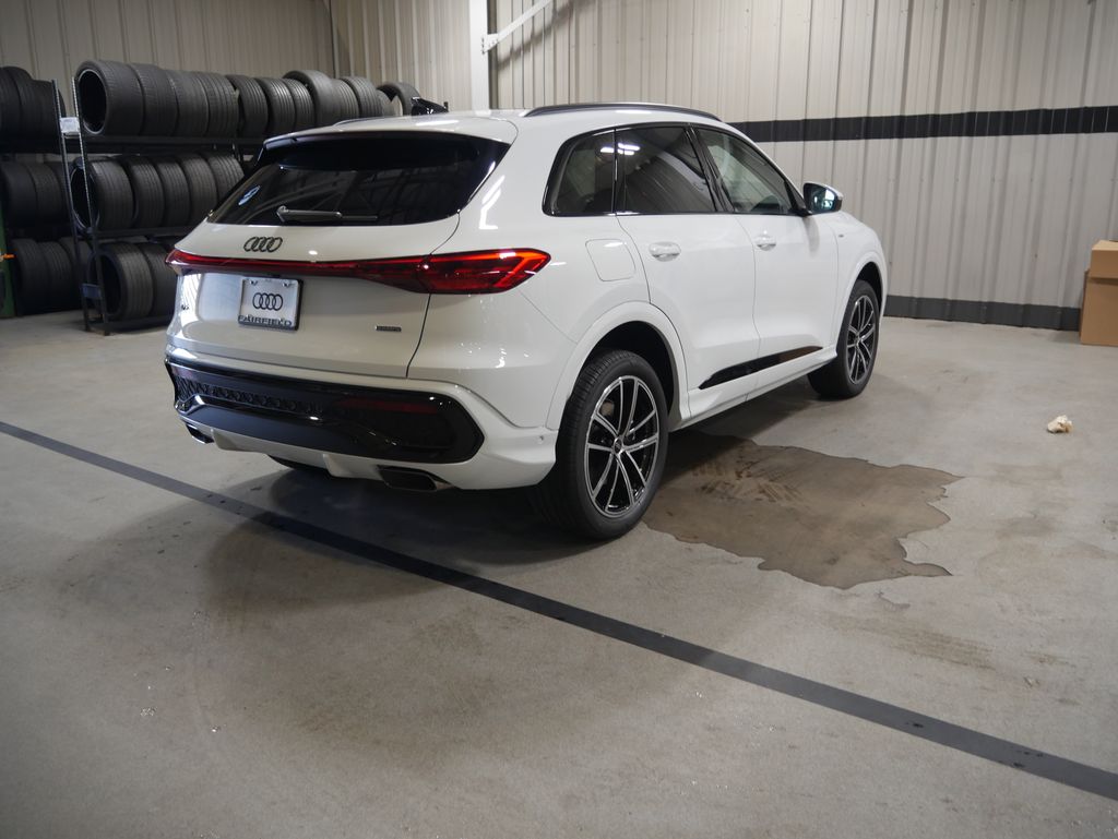 Thumbnail: 2026 Audi Q5 - 5