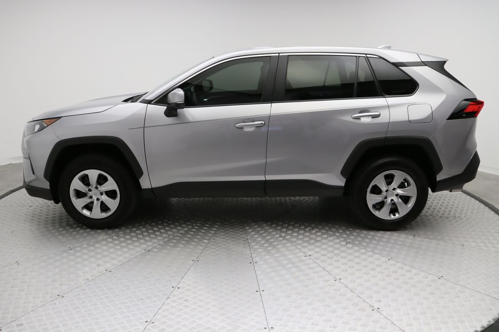 2022 Toyota RAV4 LE 12
