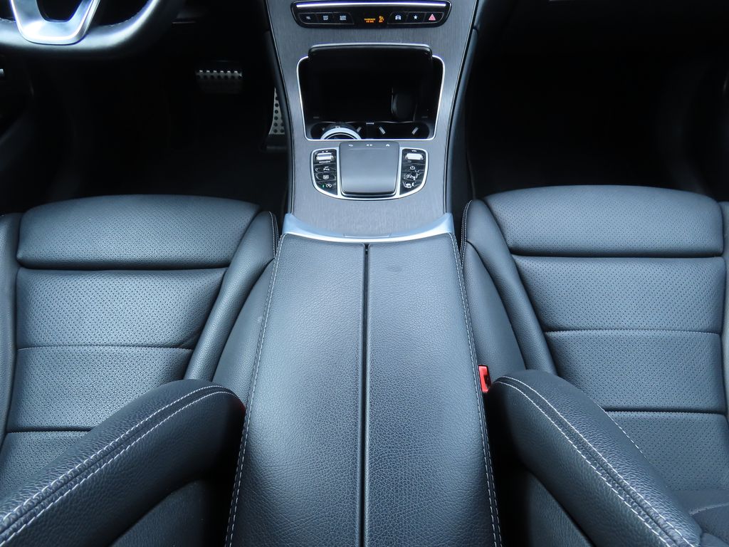 2022 Mercedes-Benz GLC 300 9