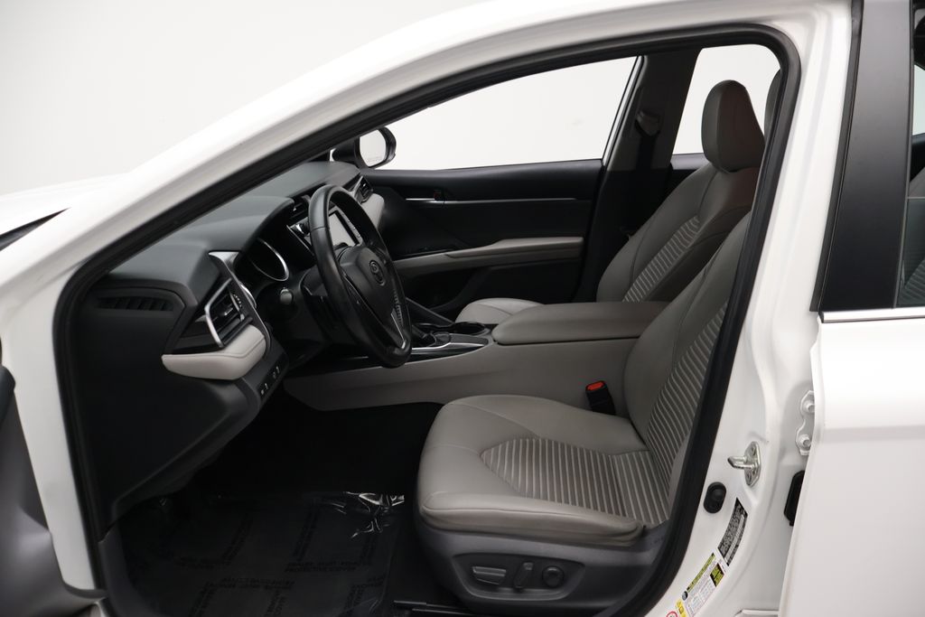 Thumbnail: 2019 Toyota Camry - 14
