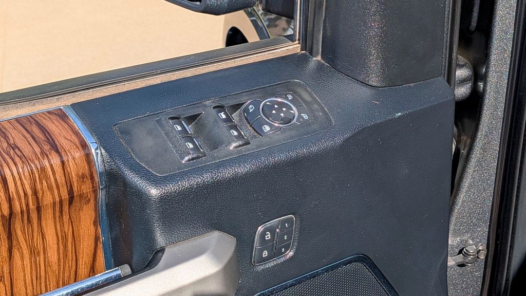 Used 2019 Ford F-150 Lariat 4D SuperCrew