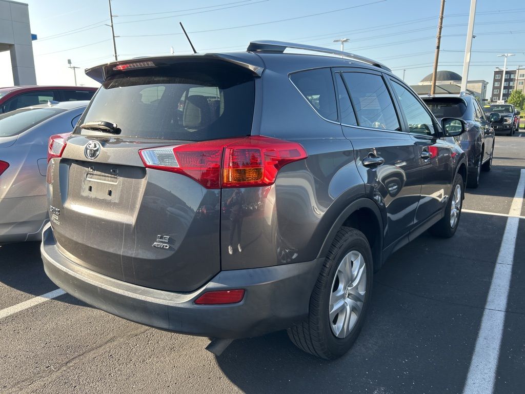 Thumbnail: 2015 Toyota RAV4 - 3