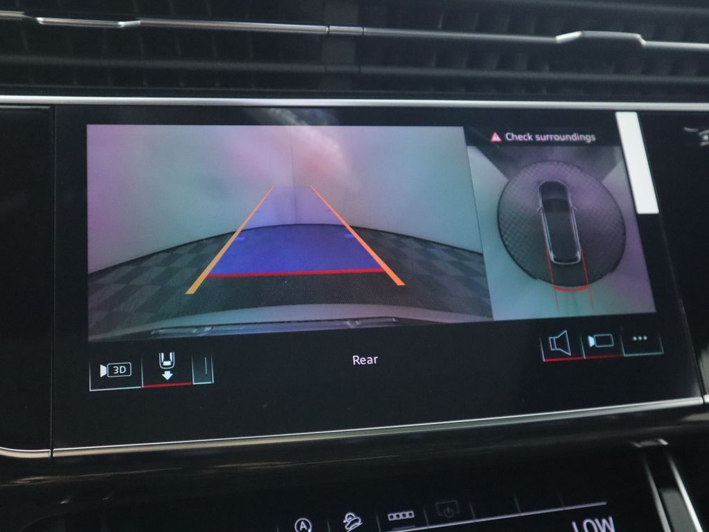 Thumbnail: 2025 Audi Q7 - 17