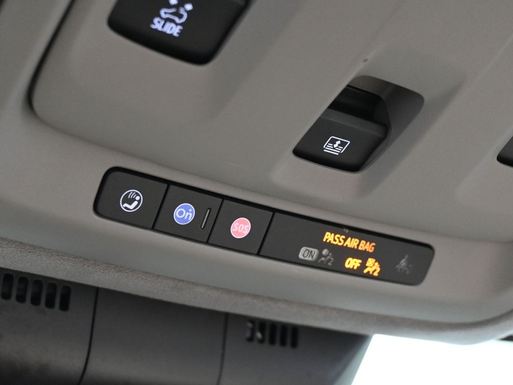 Used 2021 Black Raven Cadillac Sport Platinum image 23