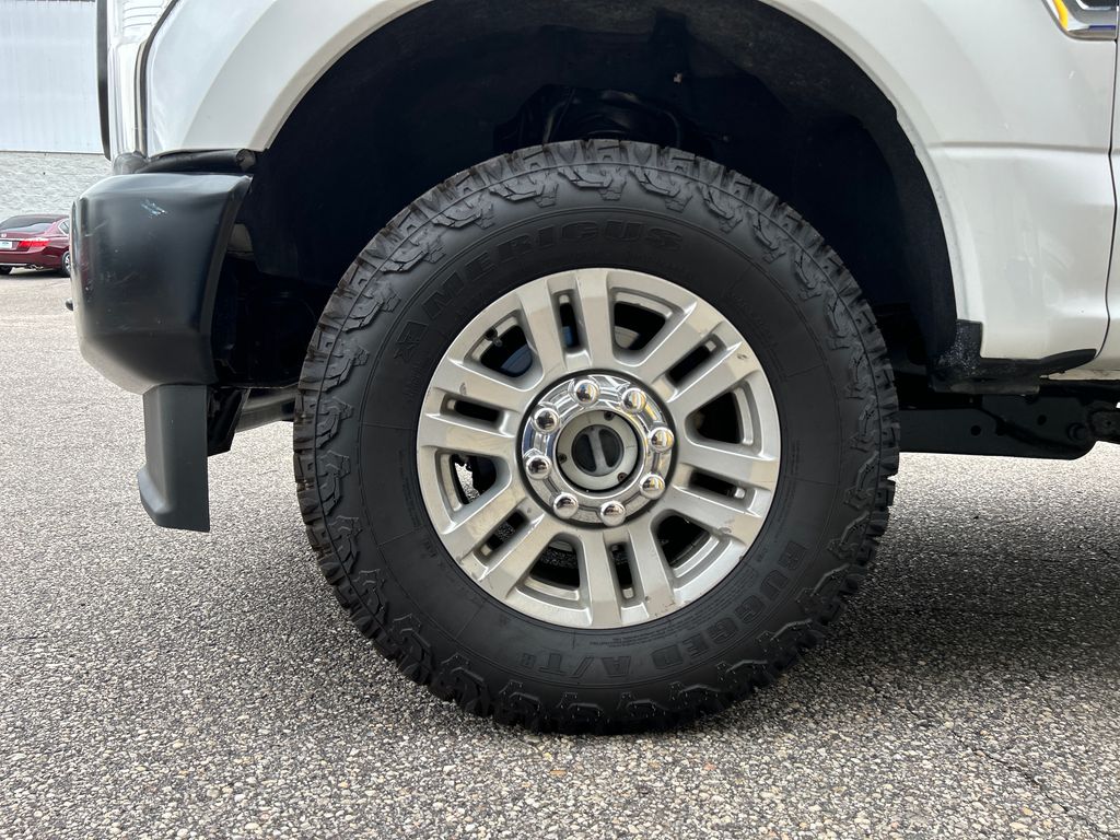 2021 Oxford White Ford Super Duty F-250 SRW XL 4X4 Truck