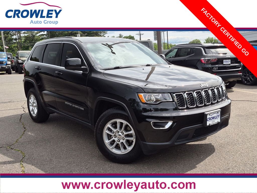 Diamond Black Crystal Pearlcoat 2019 Jeep Grand Cherokee Laredo 4WD SUV / Crossover Four-Wheel Drive 8-Speed Automatic