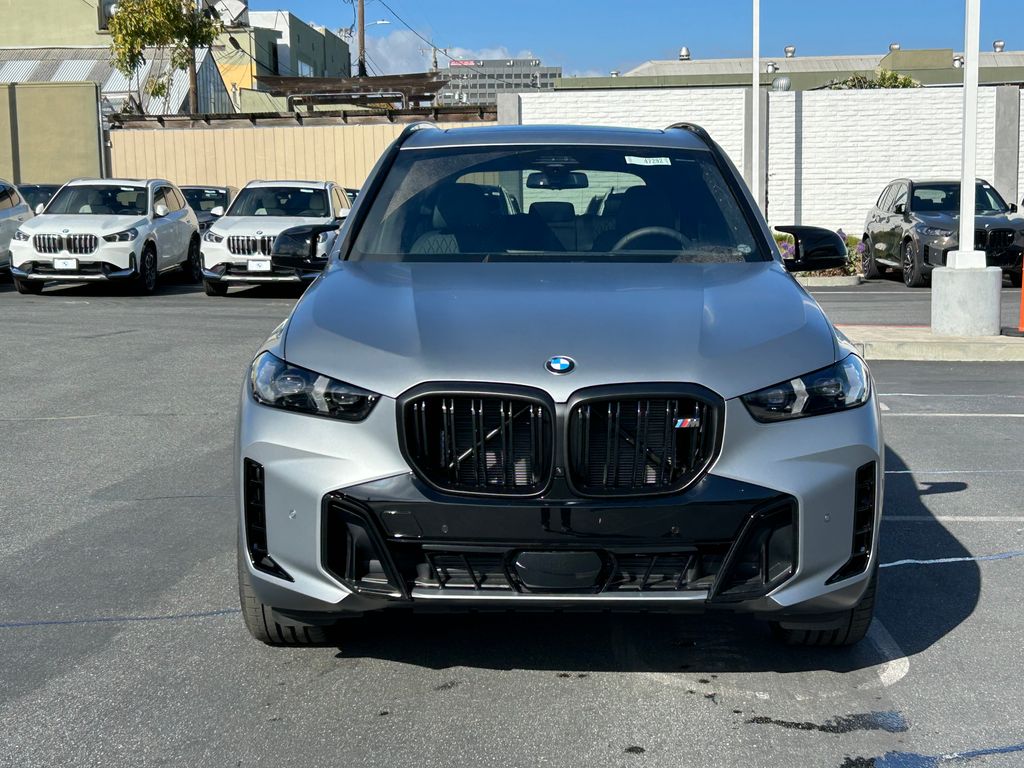 2025 BMW X5 M60i 8