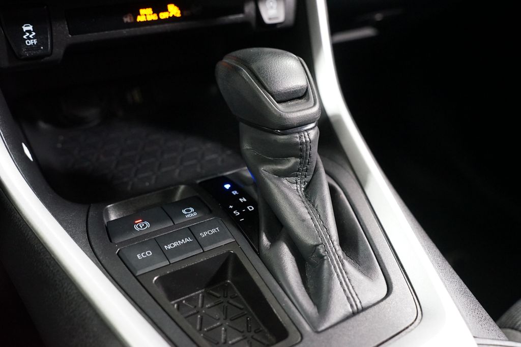 Thumbnail: 2025 Toyota RAV4 - 21