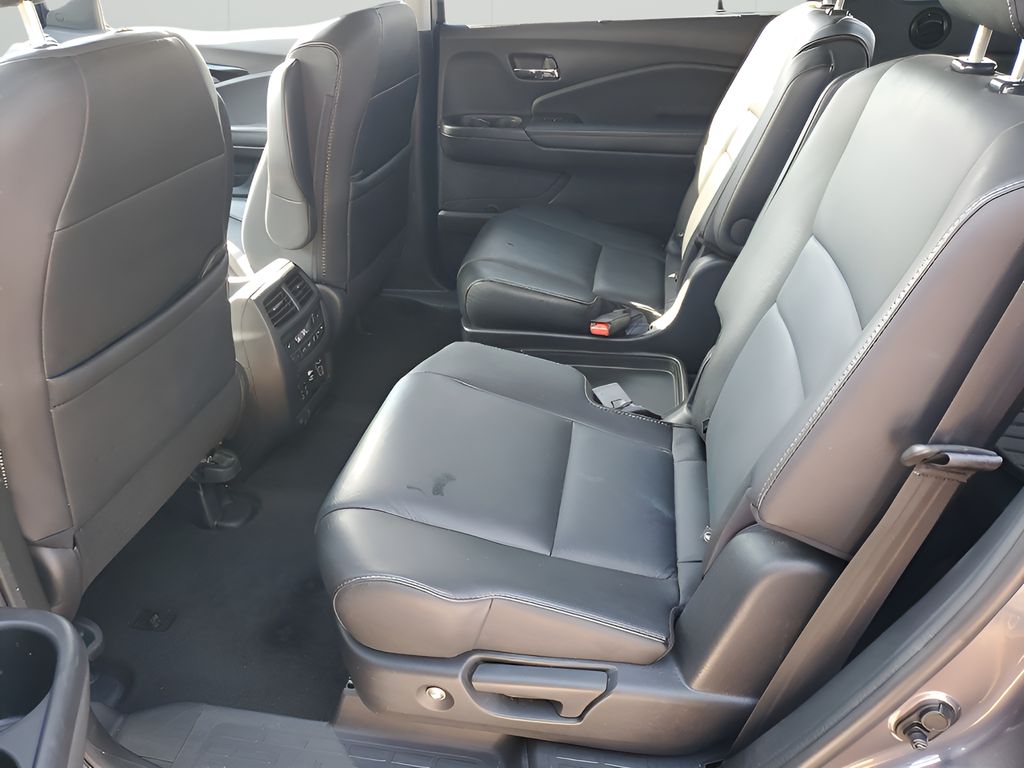Used Car 2022 Honda Pilot  Touring For Sale Under $35,000 In Austin, Texas