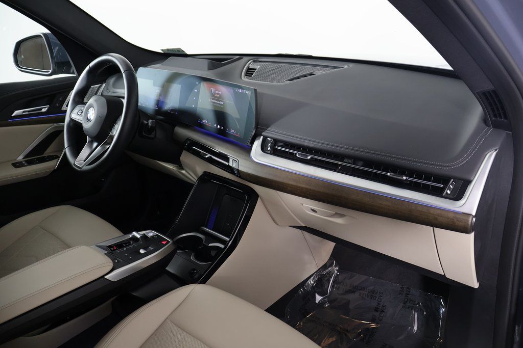 Thumbnail: 2025 BMW X1 - 9