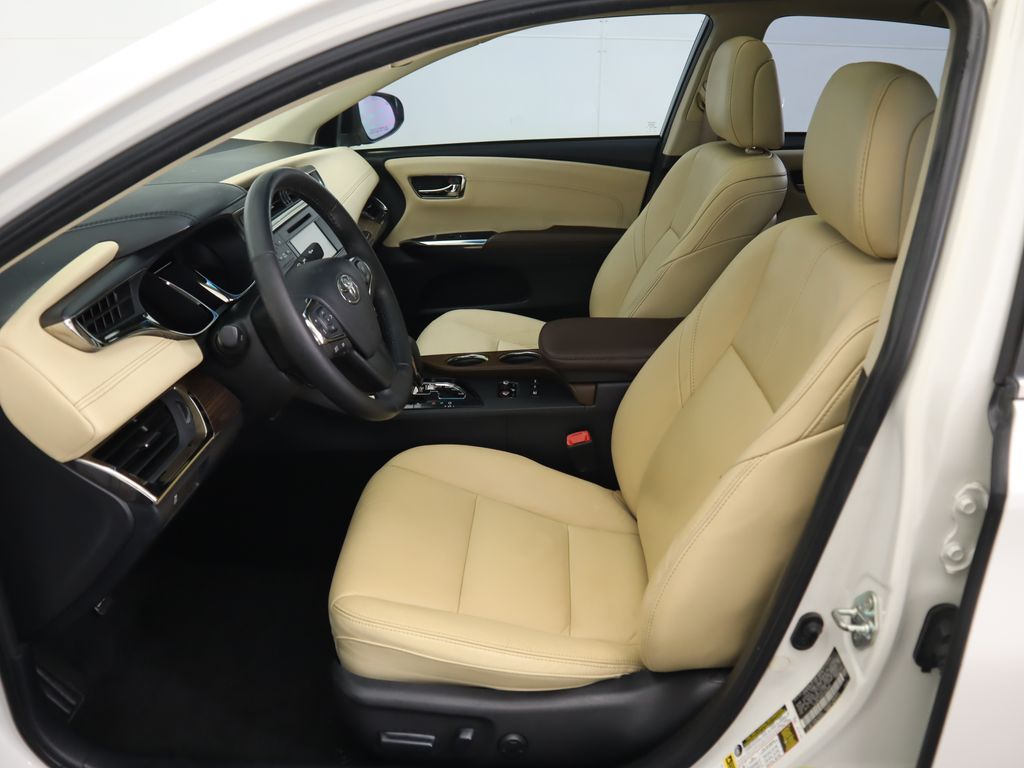 2014 Toyota Avalon XLE 19