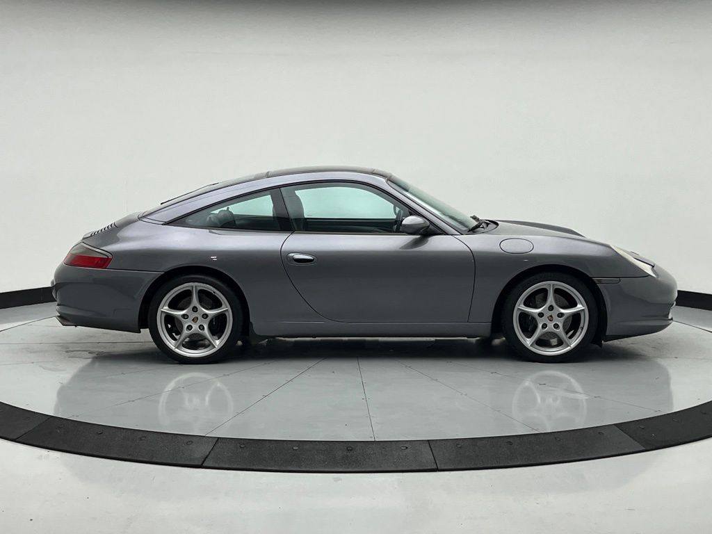Thumbnail: 2002 Porsche 911 - 10