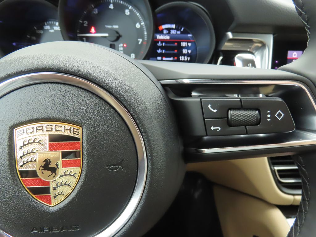 Thumbnail: 2025 Porsche Macan - 15