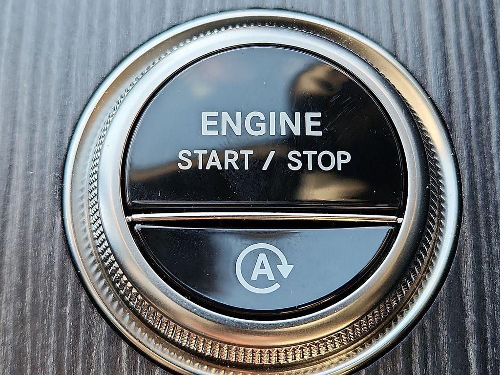 Thumbnail: 2025 Mercedes-Benz C-Class - 25