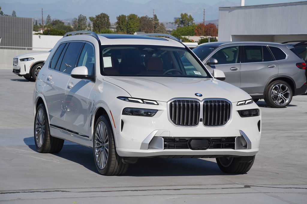Thumbnail: 2026 BMW X7 - 3