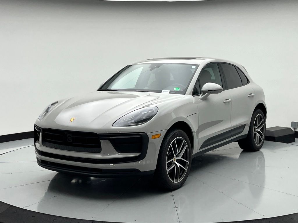 Thumbnail: 2025 Porsche Macan - 1