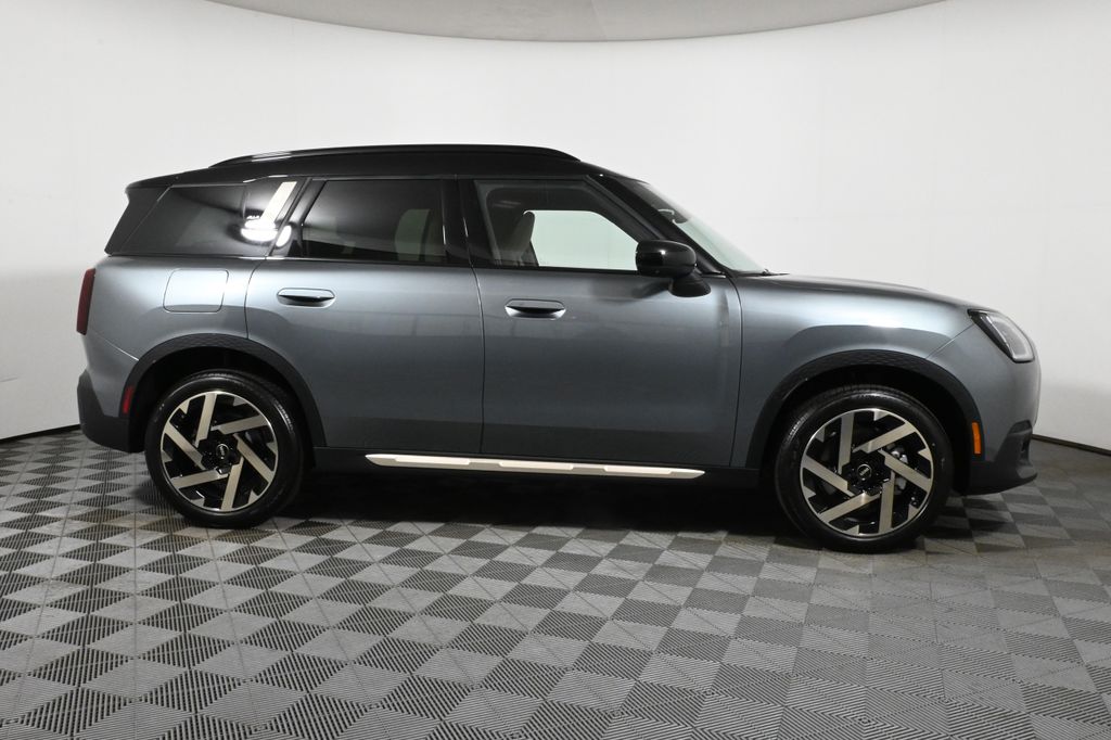 2025 MINI Cooper Countryman Base 8