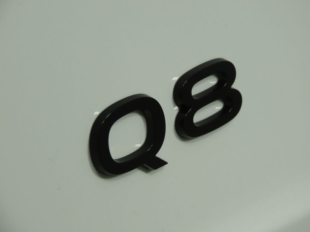 Thumbnail: 2026 Audi Q8 - 9
