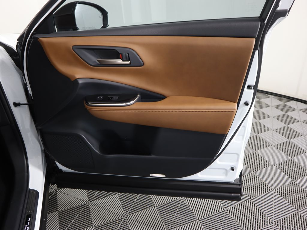 Thumbnail: 2025 Toyota Crown Signia - 26