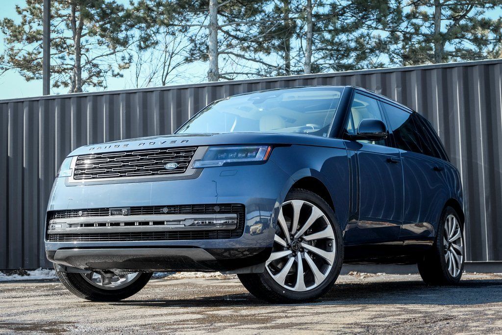 2026 Land Rover Range Rover P400 SE LWB AWD