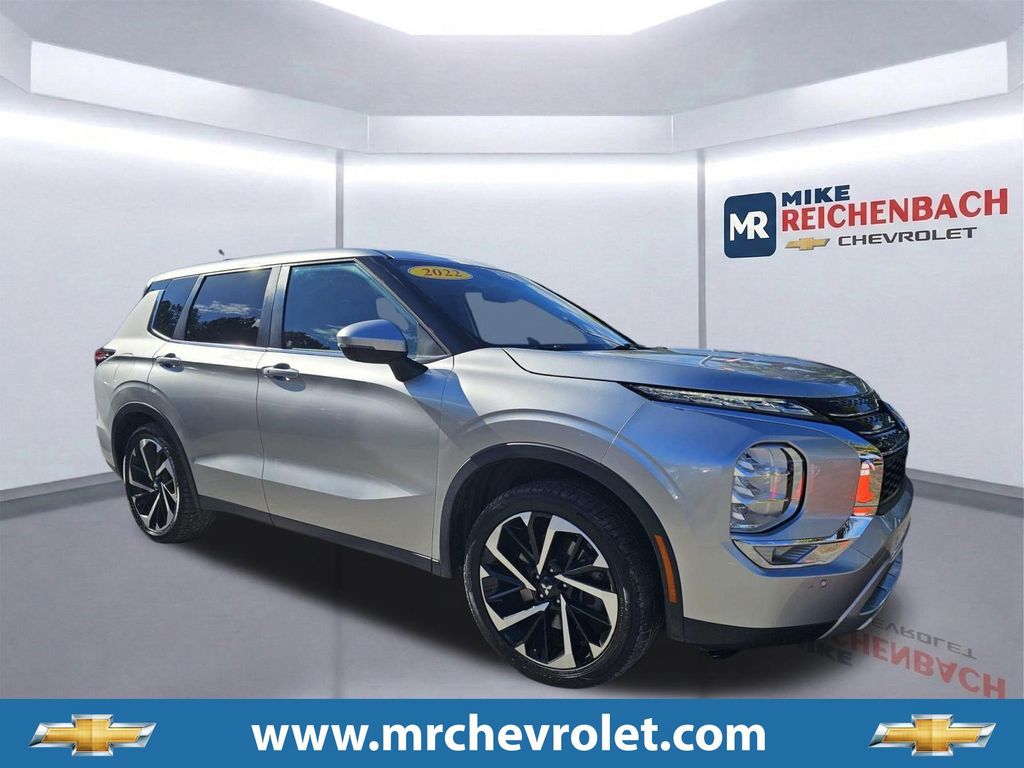 Silver Alloy 2022 Mitsubishi Outlander SUV / Crossover Front-Wheel Drive Continuously Variable Transmission