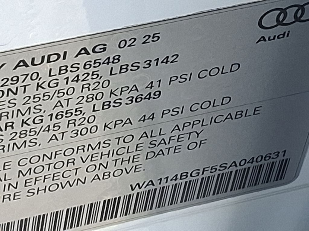 Thumbnail: 2025 Audi Q6 e-tron - 26