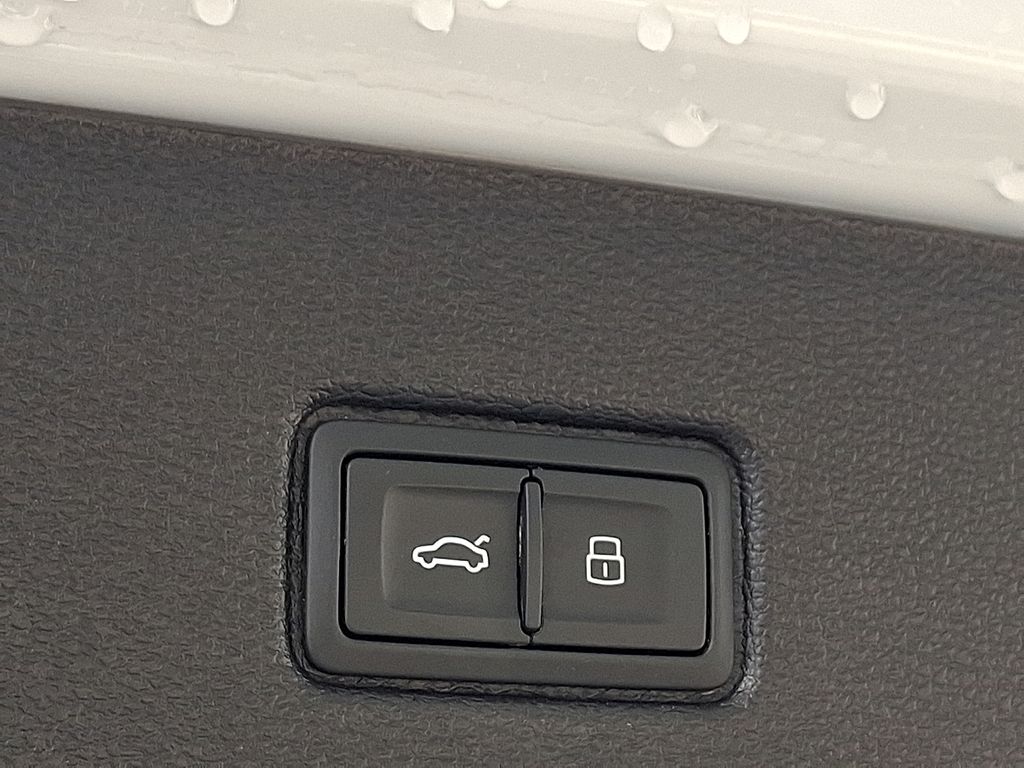 Thumbnail: 2023 Audi SQ7 - 28