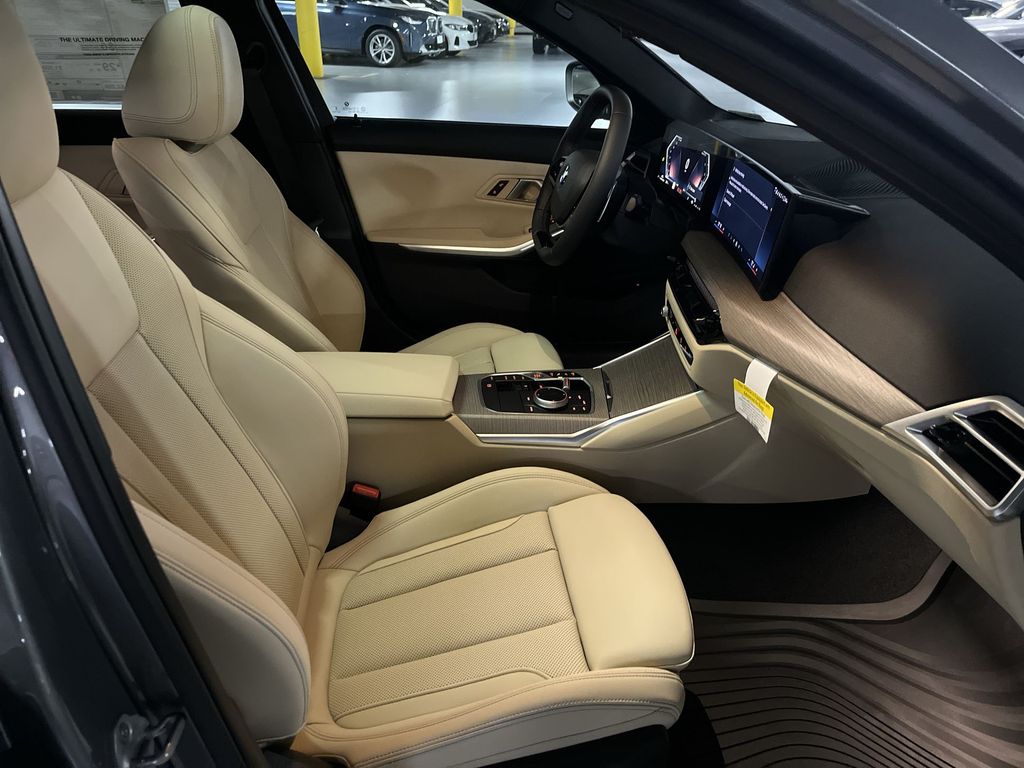 Thumbnail: 2025 BMW 3 Series - 25