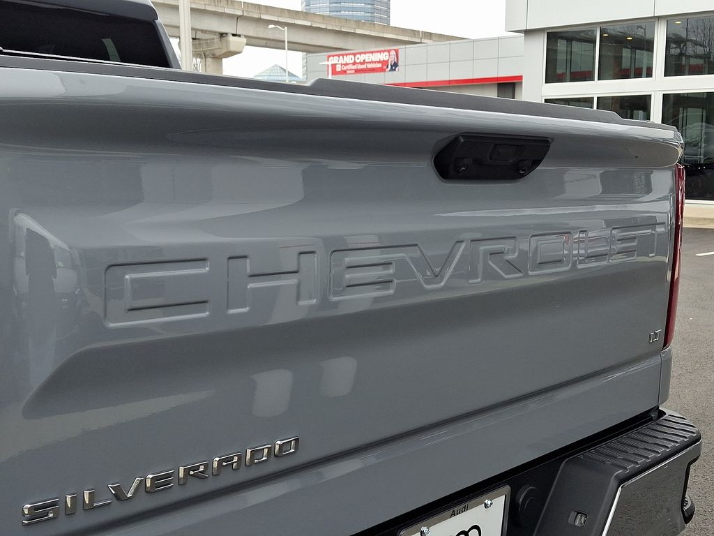 2024 Chevrolet Silverado 1500 LT 30