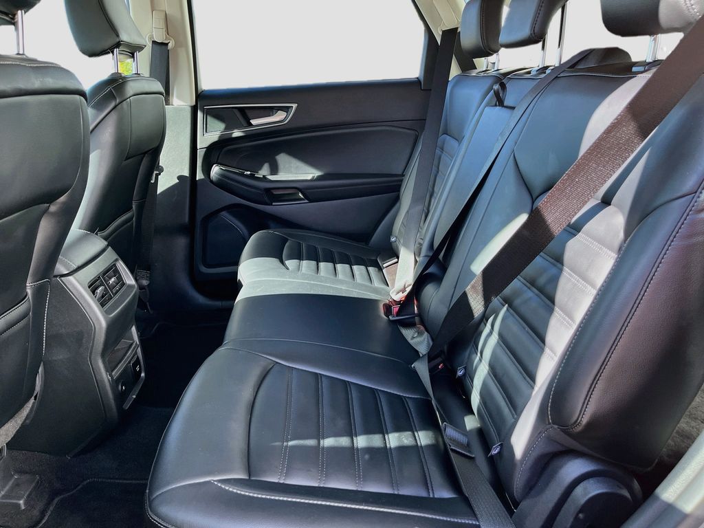 Used 2024 Gray Ford SEL image 24