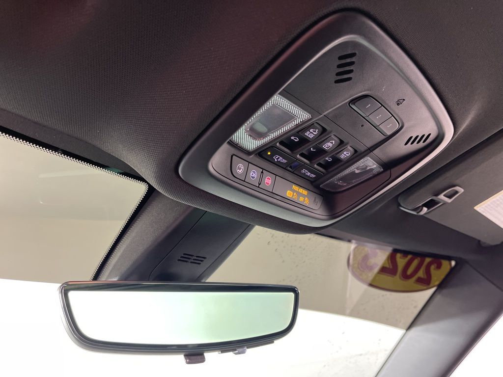 Thumbnail: 2023 Chevrolet Traverse - 27