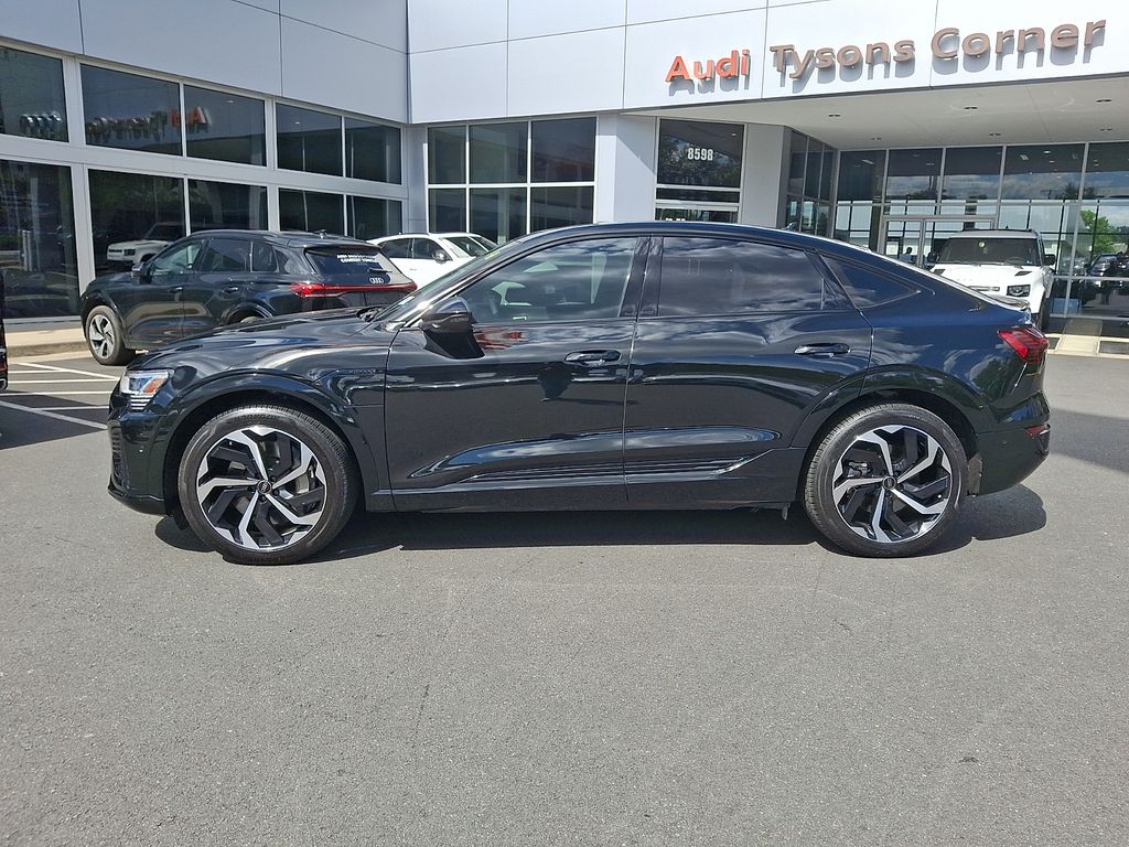 Thumbnail: 2024 Audi Q8 e-tron - 7