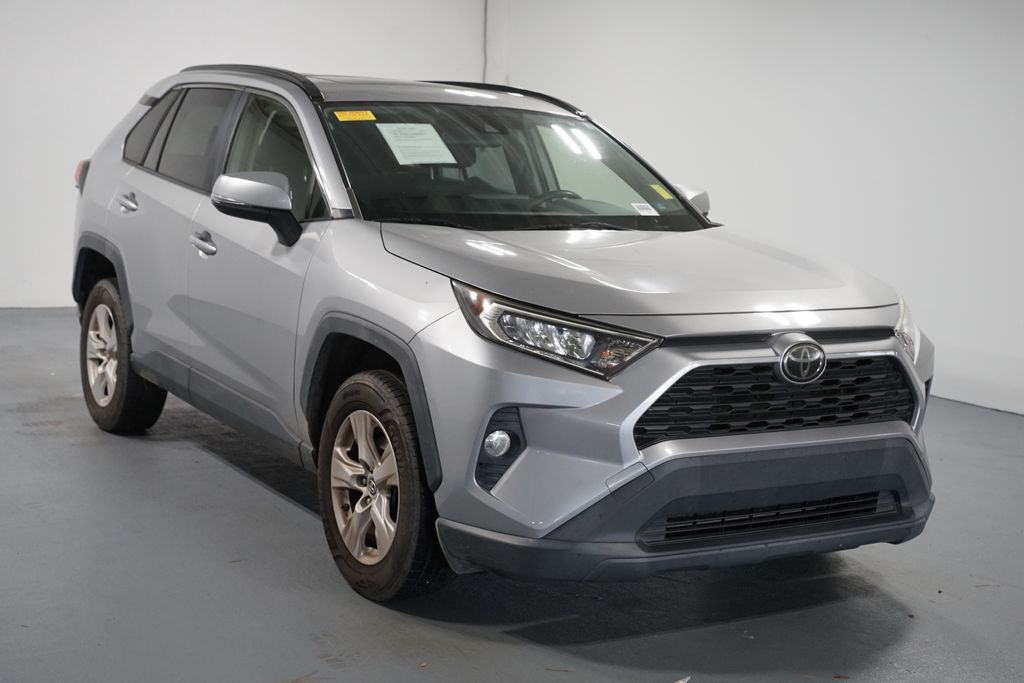 Thumbnail: 2019 Toyota RAV4 - 3