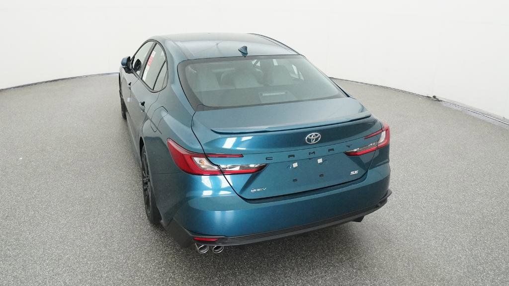 2025 Toyota Camry SE 16