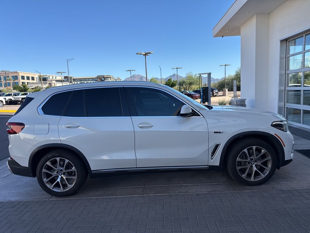 Thumbnail: 2022 BMW X5 - 4