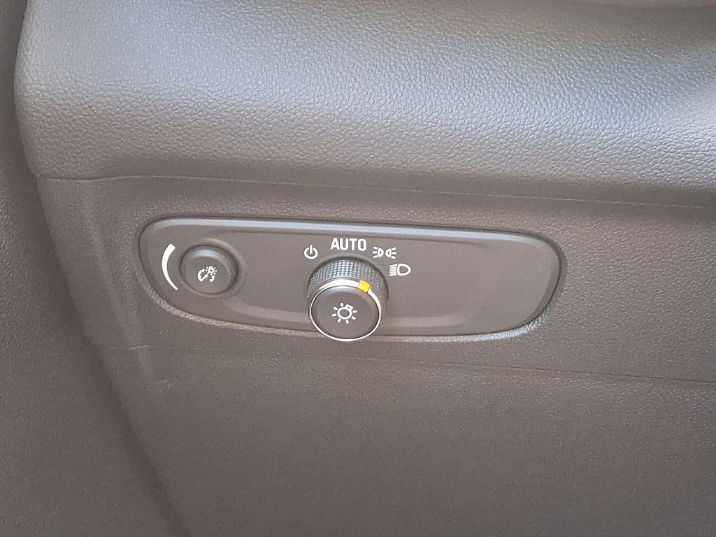 2023 Buick Envision Essence 23
