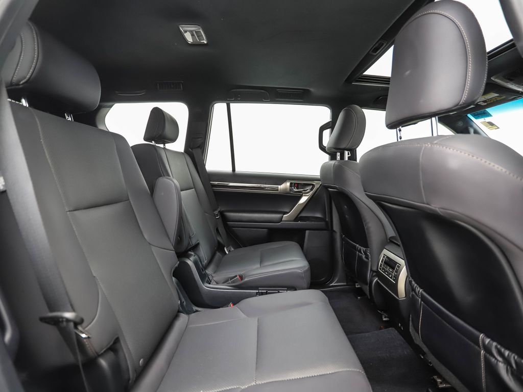 2021 Lexus GX 460 24