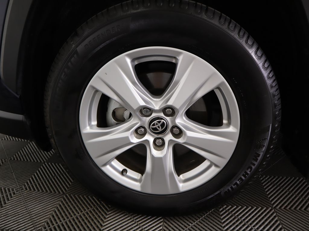 Thumbnail: 2021 Toyota RAV4 - 30