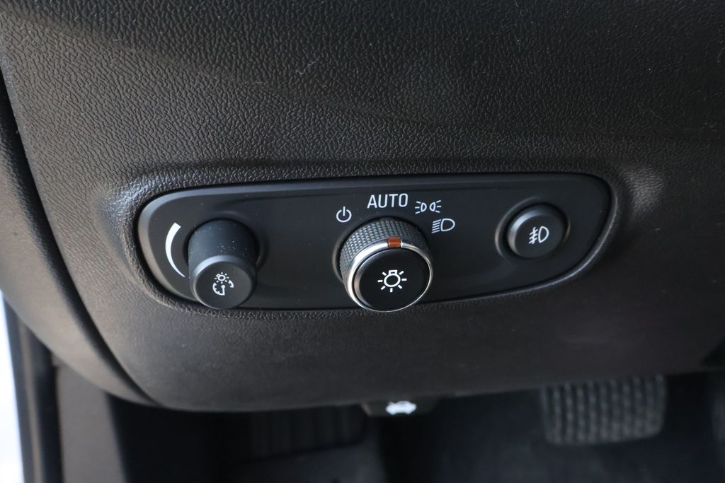 Thumbnail: 2021 Chevrolet Equinox - 17