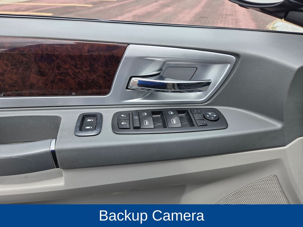 2010 Chrysler Town & Country Touring