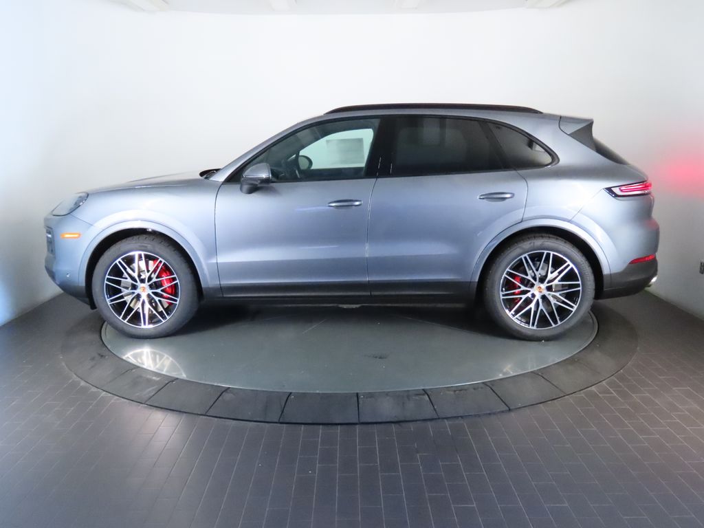 Thumbnail: 2026 Porsche Cayenne - 2