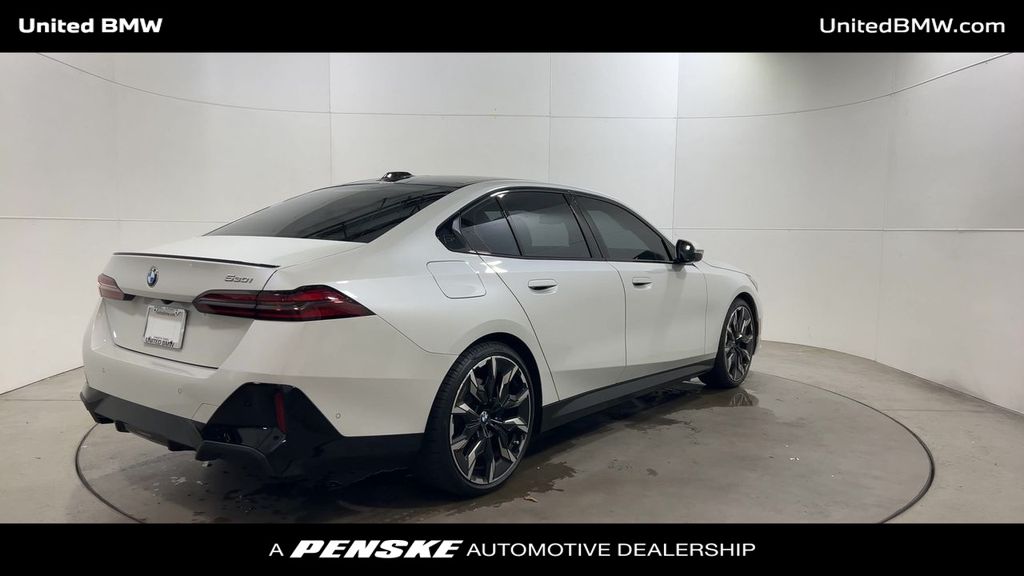 Thumbnail: 2025 BMW 5 Series - 8