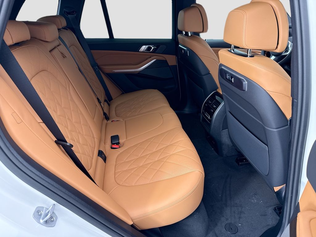 Thumbnail: 2026 BMW X5 - 21