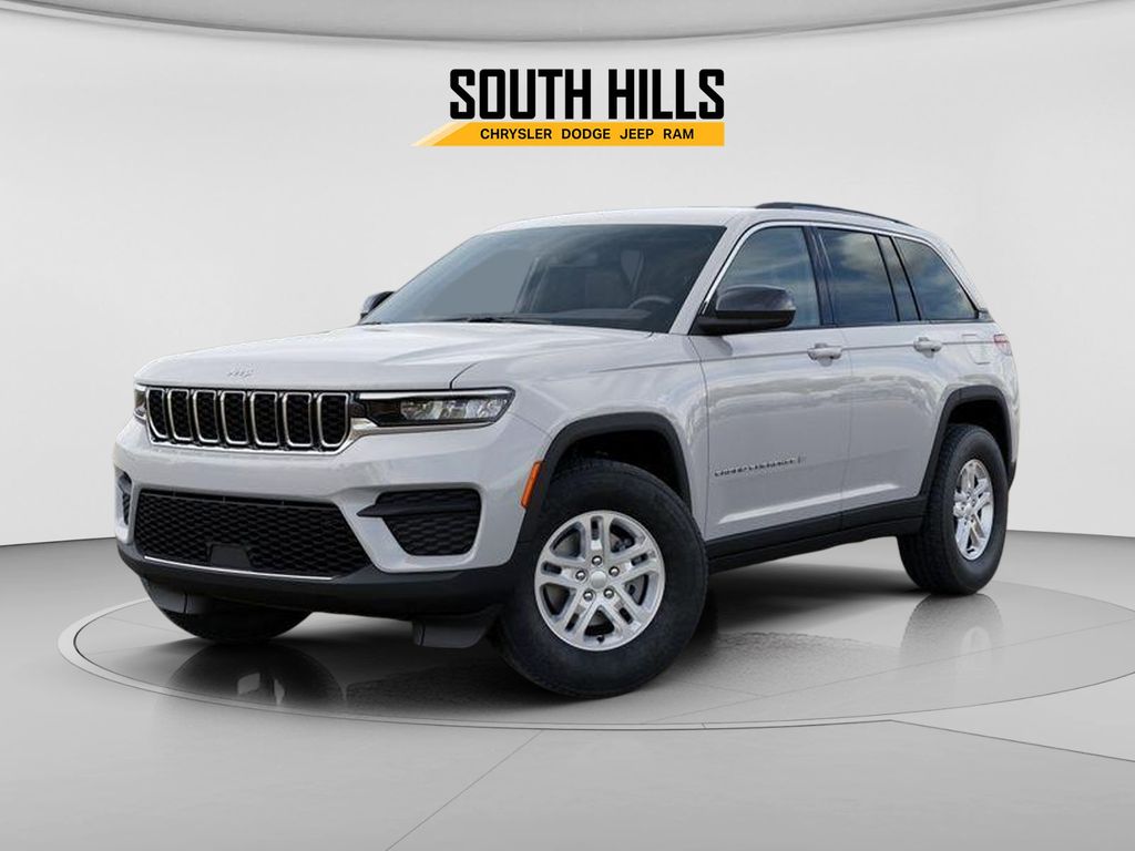 2025 Jeep Grand Cherokee Laredo White at South Hills CDJR