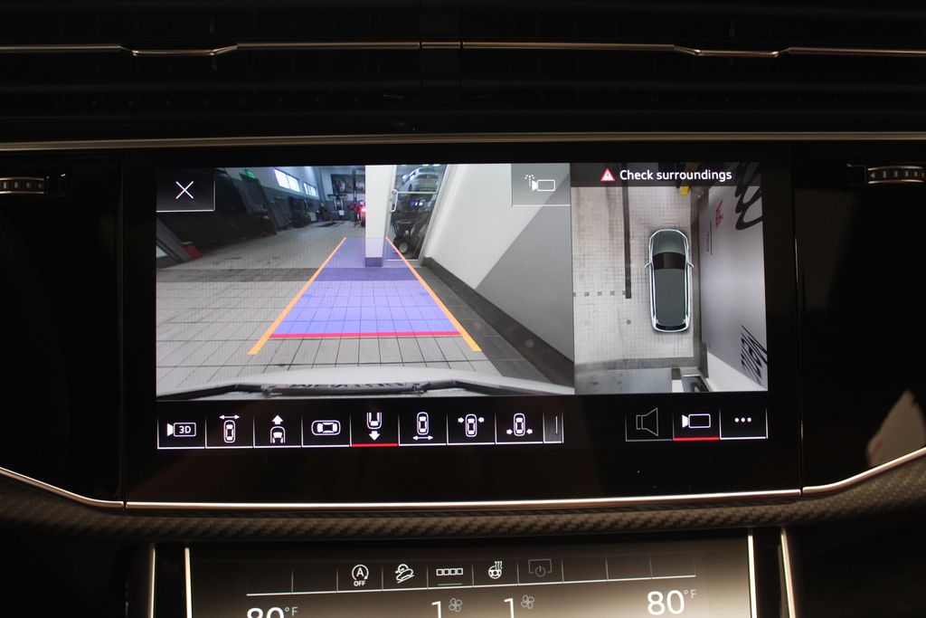 Thumbnail: 2026 Audi SQ7 - 26