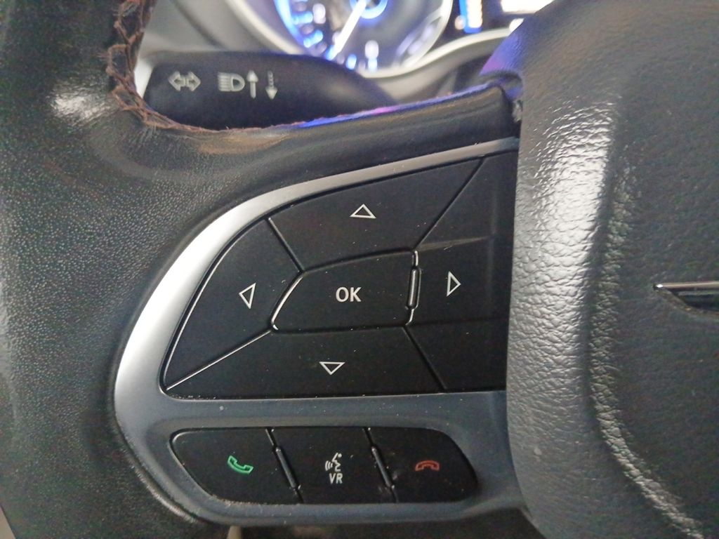 Used Car 2020 Chrysler Pacifica  Touring L For Sale Under $25,000 In Austin, Texas