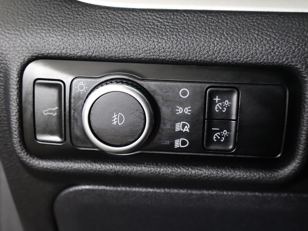 Used 2024 Blue Ford XLT image 40