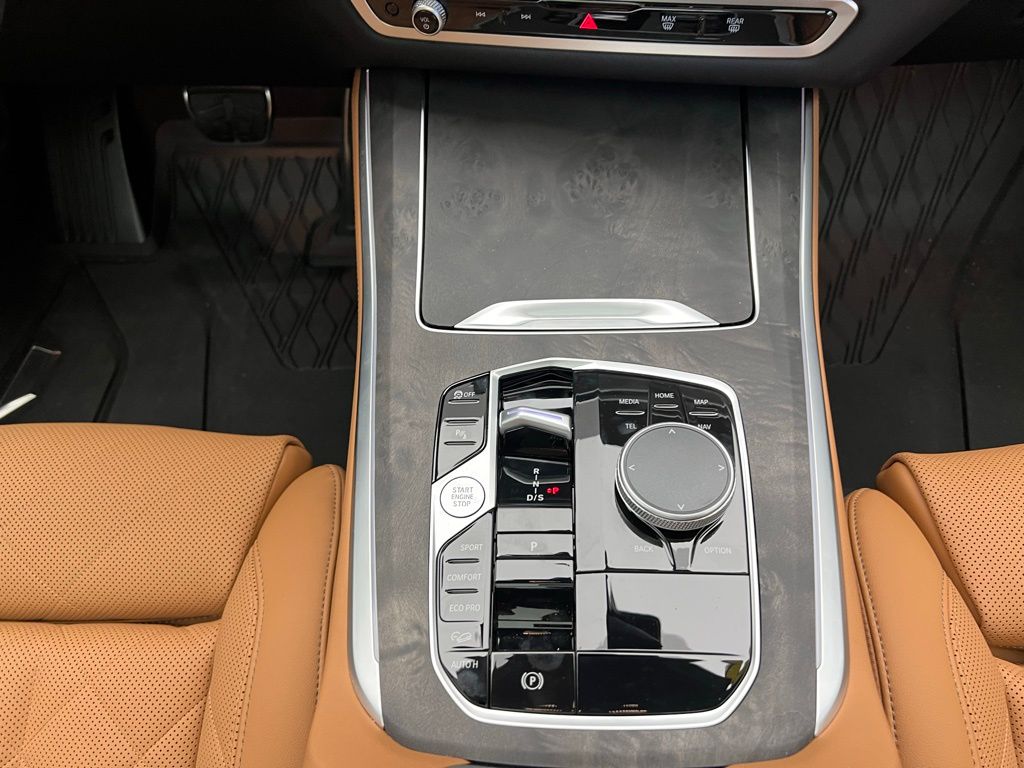 Thumbnail: 2026 BMW X5 - 11