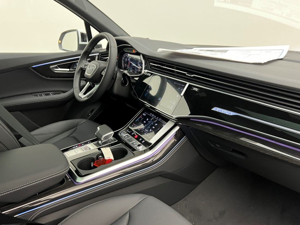 Thumbnail: 2026 Audi Q7 - 17